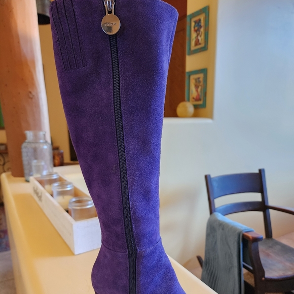 Purple suede boots, sz 5 - Picture 5 of 5
